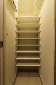 収納　シューズインクローゼット
