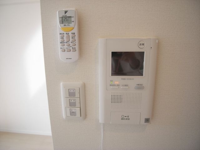 セキュリティ　モニター付きインターホン