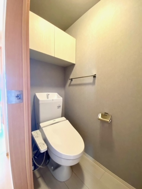 トイレ　２０２号室温水洗浄暖房便座