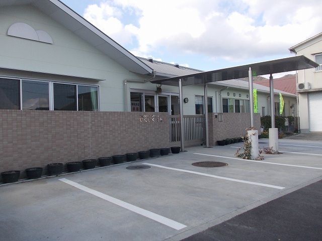 幼稚園・保育園　すくすく保育園（幼稚園・保育園）まで400m