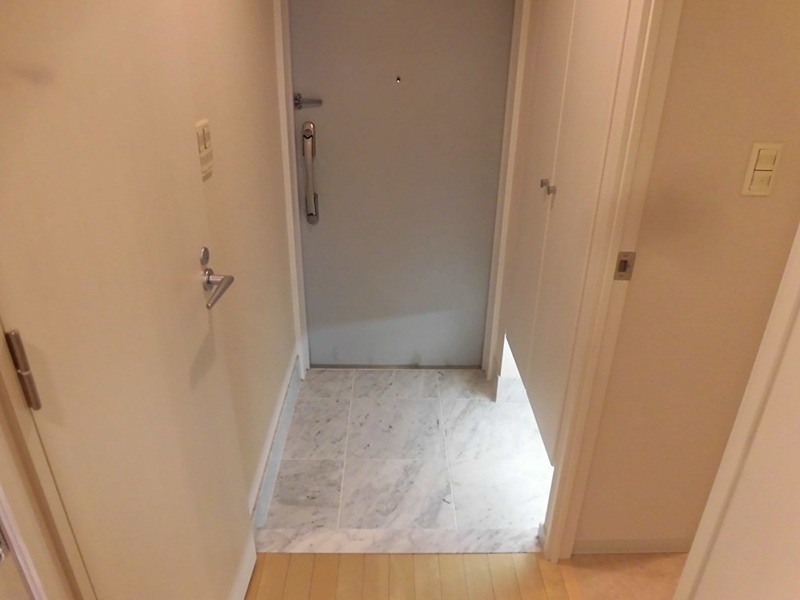 玄関　※同仕様写真含む