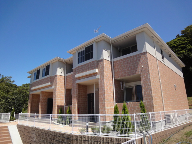 エントランス　外観写真（昼）