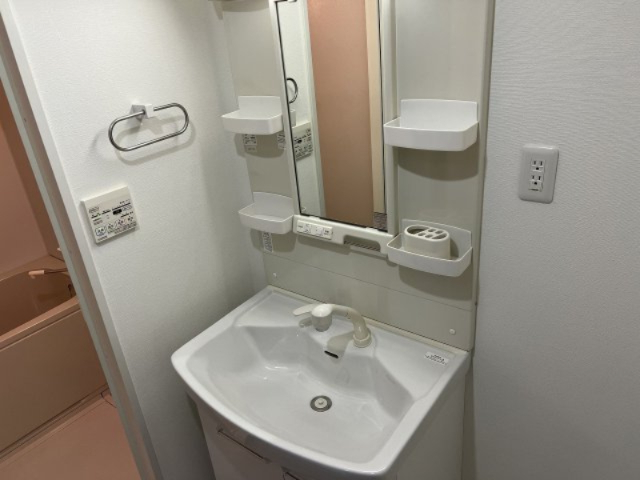洗面設備　洗髪洗面化粧台付き♪