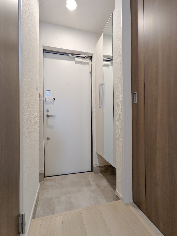 玄関　図面と現状に相違がある場合には現状を優先