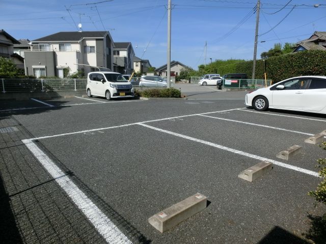 駐車場　敷地内の駐車場
