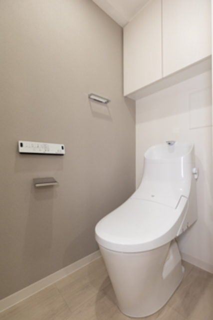 トイレ　※写真は同タイプ住戸です。