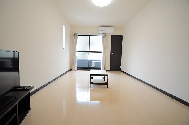 居室・リビング　実際のお部屋と異なる場合がございます