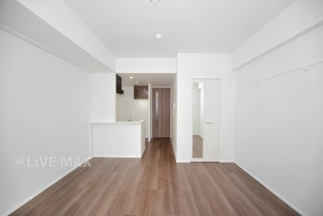 居室・リビング　※別号室参考写真