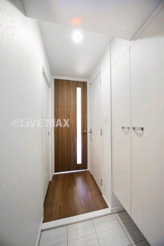 玄関　※同シリーズ参考写真※