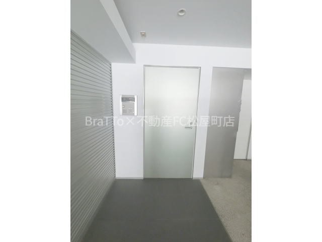 エントランス　マンション共用部分（オートロック付）