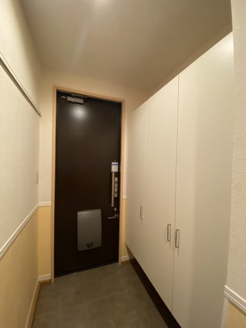 玄関　シューズボックス付きで玄関すっきり片付きます！