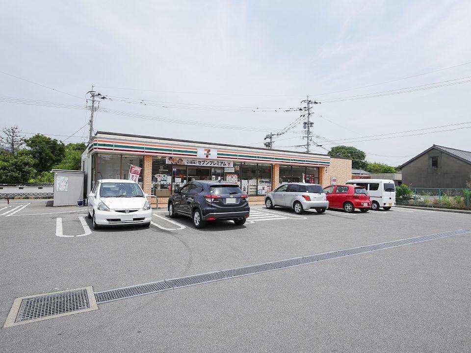 コンビニ　セブンイレブン（コンビニ）まで1800m