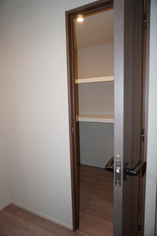 収納　キッチンの収納です　（同タイプ他室）