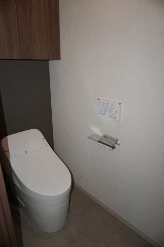 トイレ　清潔感のあるトイレです　（同タイプ他室）