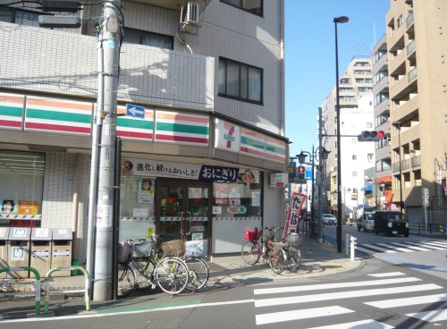 コンビニ　セブンイレブン 荒川尾竹橋店（コンビニ）まで246m