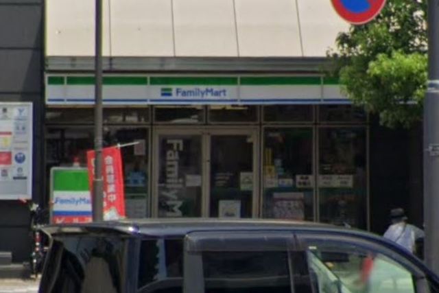 コンビニ　ファミリーマート金町南口店（コンビニ）まで306m