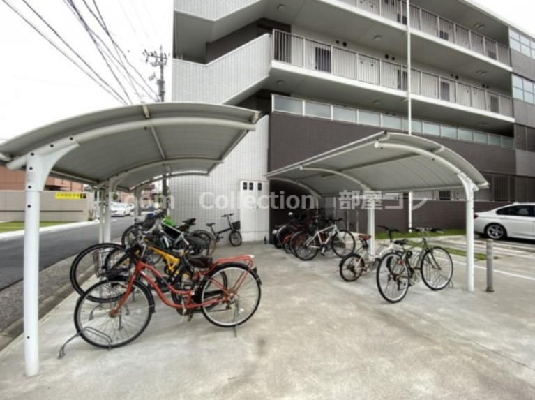 駐車場　※同物件他部屋写真　反転・色違いの場合有　現状優先