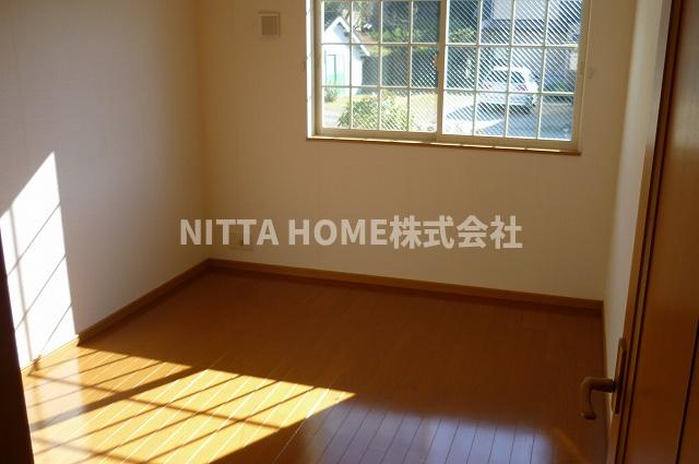 その他部屋・スペース　６帖の洋室です◇