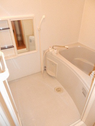 バス・シャワールーム　別号室内観です