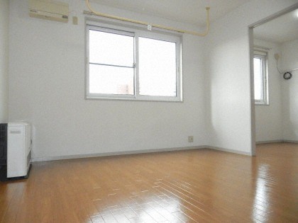 居室・リビング　別号室内観です