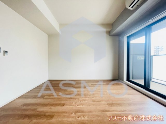 居室・リビング　同マンション別部屋参考写真