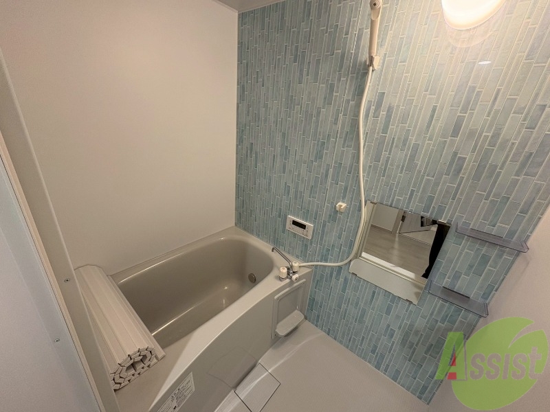 バス・シャワールーム　浴槽が広いので日々の疲れも癒されますね。