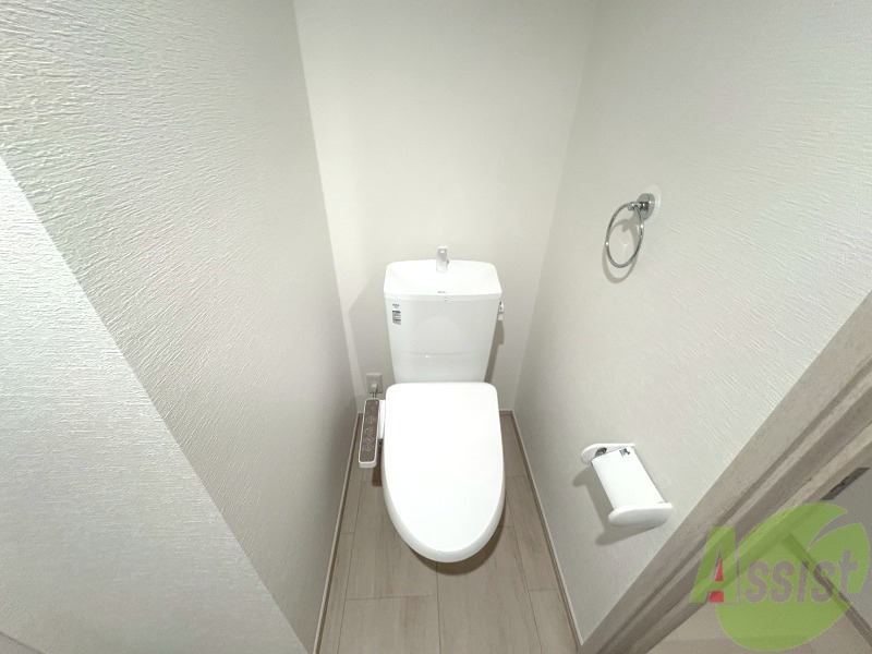 トイレ　ウォシュレットが付いてるのは嬉しいですね。