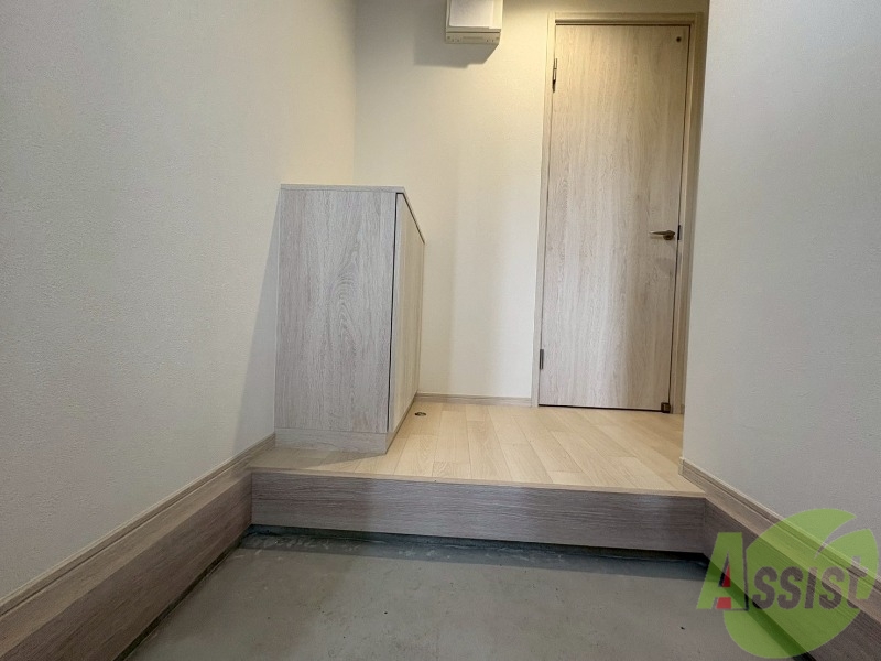 玄関　玄関が広いので開放感があっていいですね。