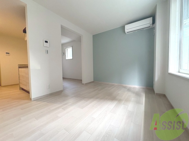 居室・リビング　９．３帖のリビングです。お部屋を広く使えます。