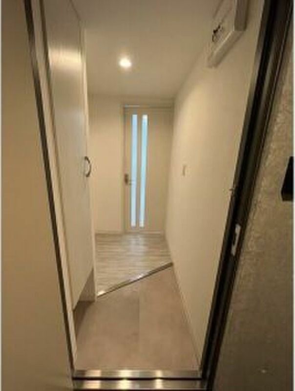 玄関　１０号室タイプのお部屋写真になります！