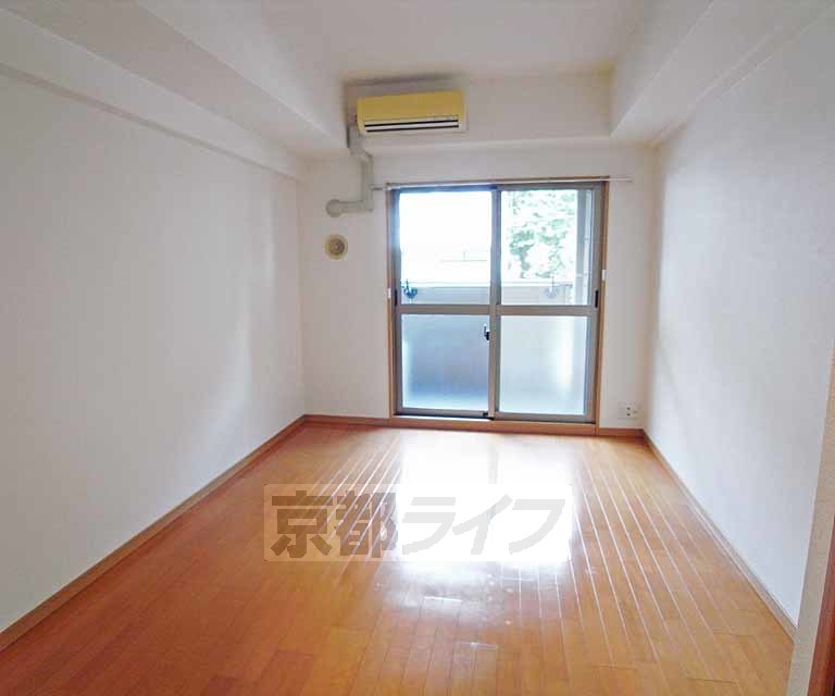 居室・リビング　きれいなお部屋です。