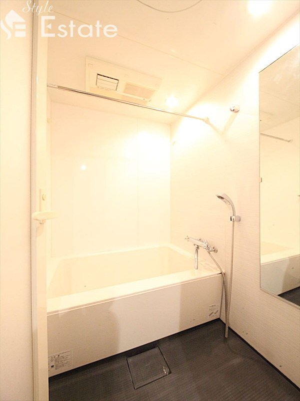 バス・シャワールーム　バスルーム