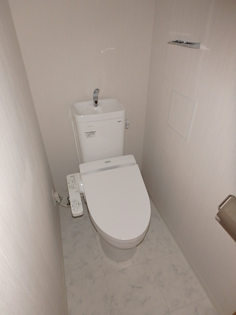 トイレ　シャワートイレ完備