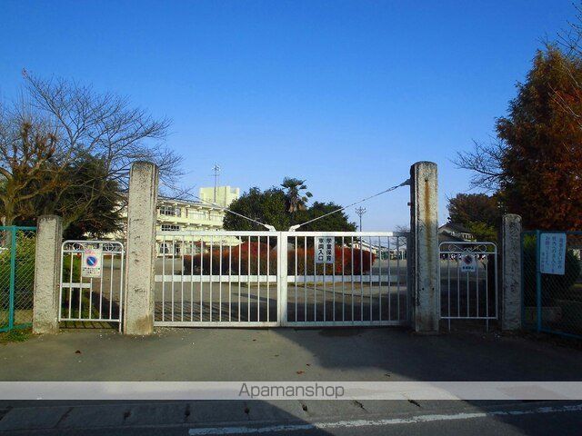 小学校　佐野市立界小学校（小学校）まで2100m