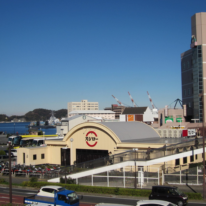 飲食店　スシロー横須賀店（飲食店）まで1300m