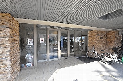 エントランス　オートロック付き