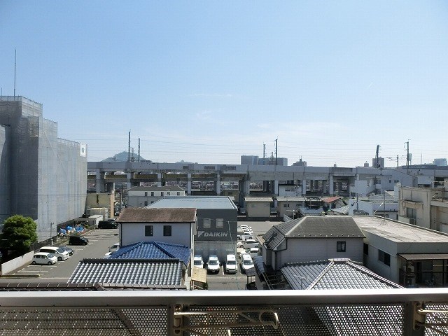 眺望　※同マンション別部屋の参考写真です。