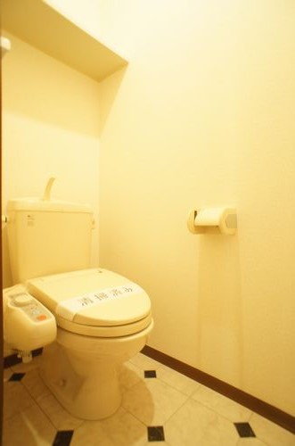 トイレ　イメージ。温水洗浄暖房便座♪冬場の便座もポカポカです♪