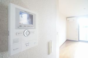 セキュリティ　カラーモニター付ドアホン♪録画機能付き