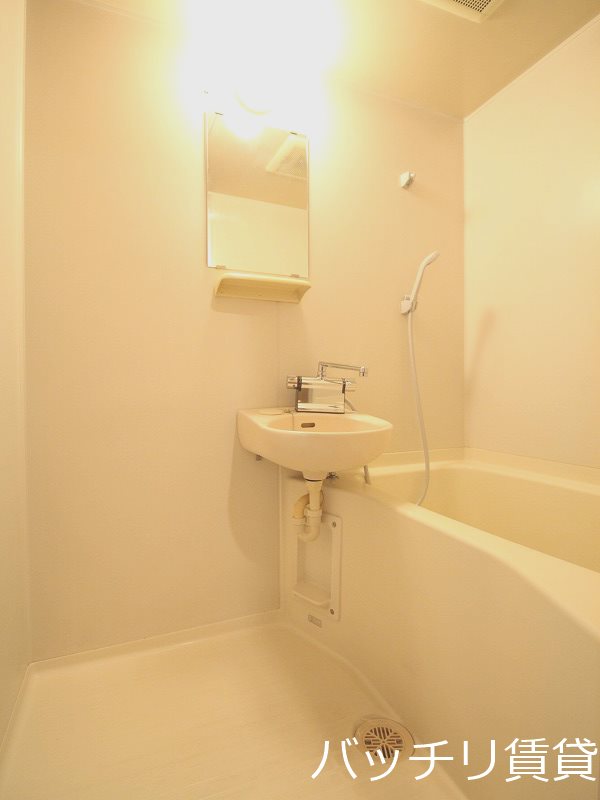 バス・シャワールーム　同型タイプのため現状優先