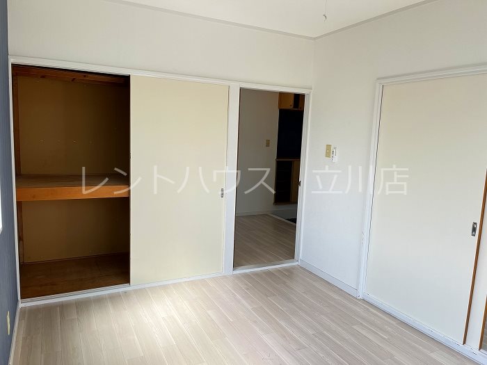 収納　同物件別部屋参考写真です