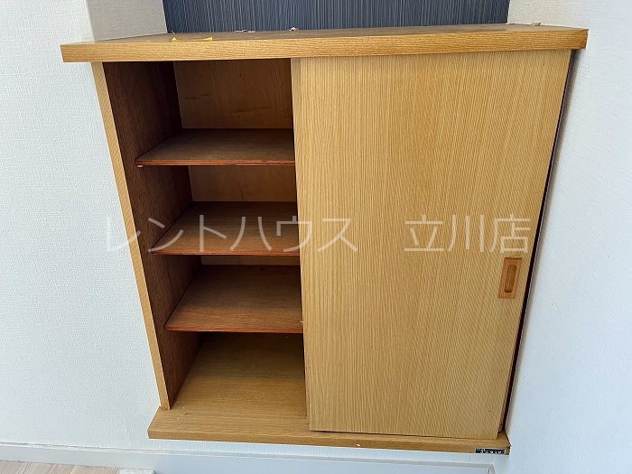 エントランス　同物件別部屋参考写真です