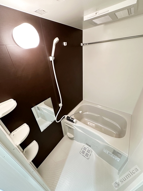 バス・シャワールーム　浴室暖房乾燥機付きバスルームです♪