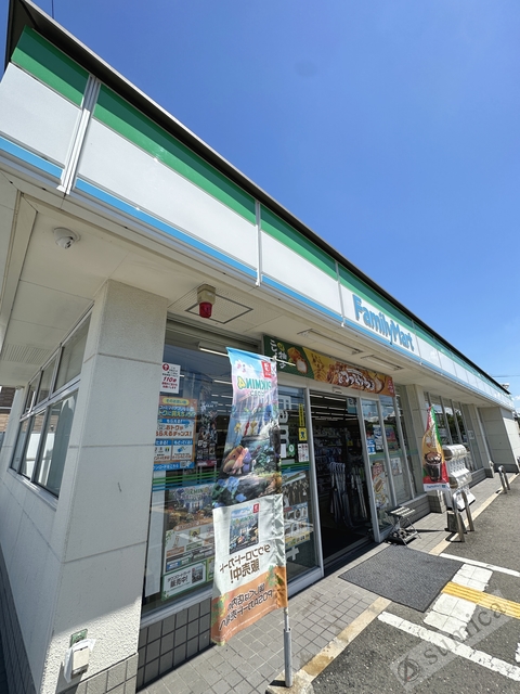 コンビニ　ファミリーマート東大阪西堤学園町店（コンビニ）まで602m
