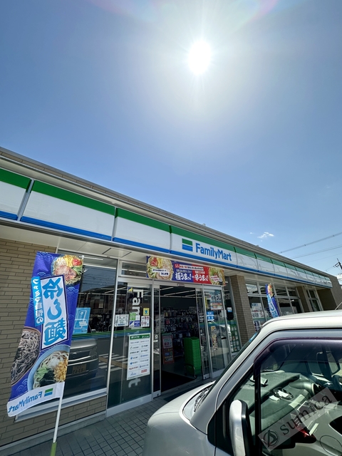 コンビニ　ファミリーマート東大阪御厨栄町店（コンビニ）まで645m