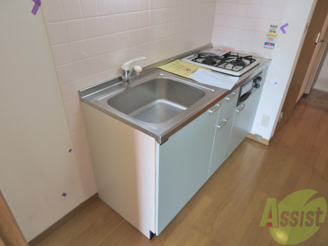 キッチン　キッチンはシックなデザインでした。洗い場も大きい。