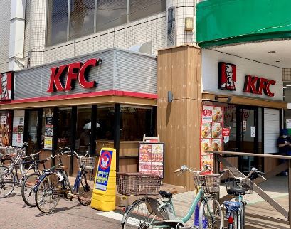 飲食店　ケンタッキーフライドチキン御嶽山店（飲食店）まで357m
