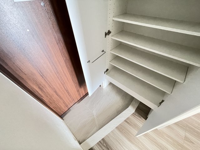 玄関　別号室、別間取りの参考写真です