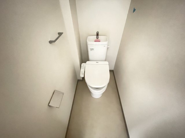 トイレ　別号室、別間取りの参考写真です