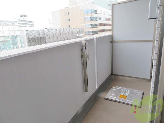 バルコニー　バルコニーも広くて、洗濯物もよく乾きそうです。